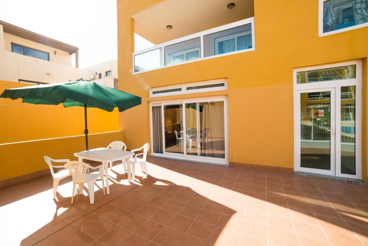 Apartamentos Arenas Blancas De Cotillo Vista Piscina Exteriör bild